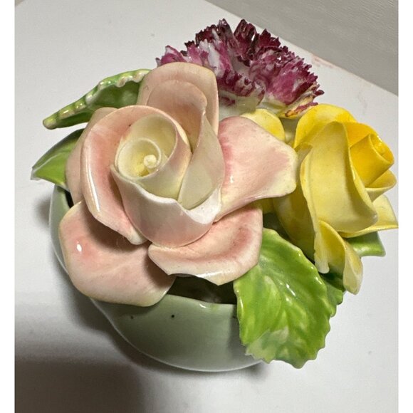 Staffordshire Floral Arrangement Bone China With Roses & Carnation - Picture 3 of 9